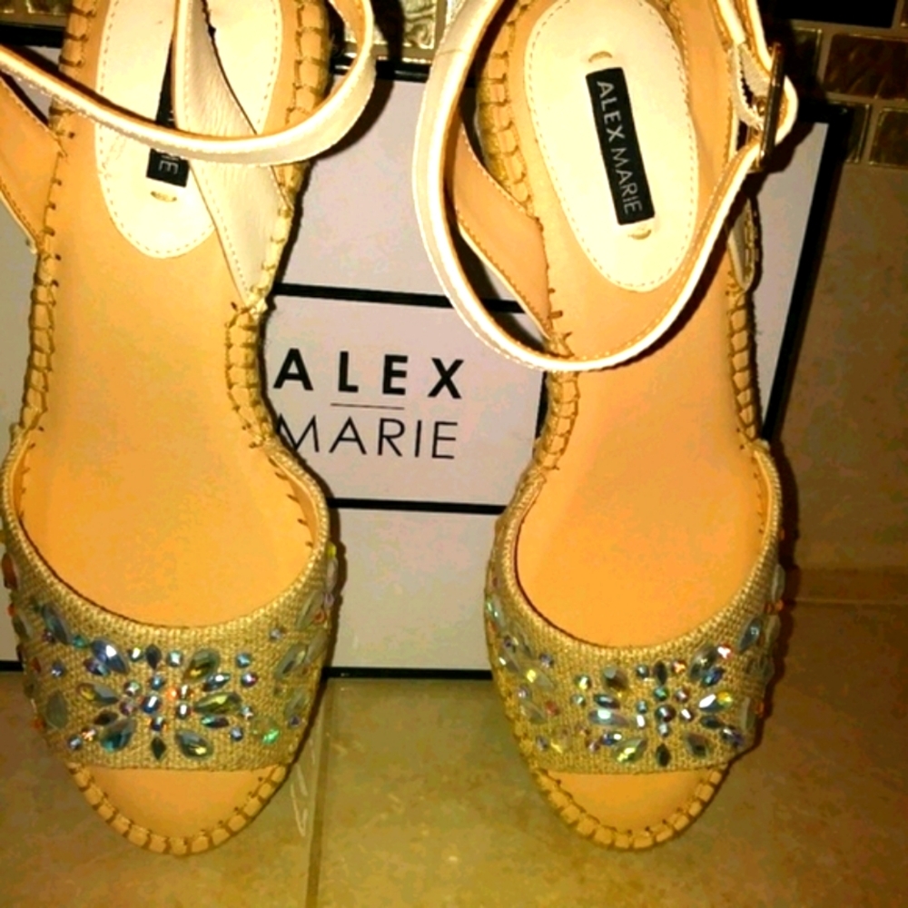 BRAND NEW**  espadrille wedges - Picture 3 of 6